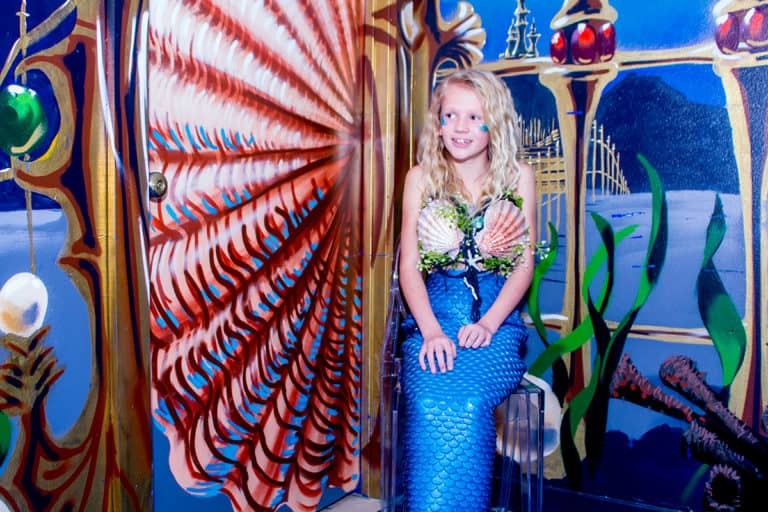 Austin Aquarium visit with Mermaids!